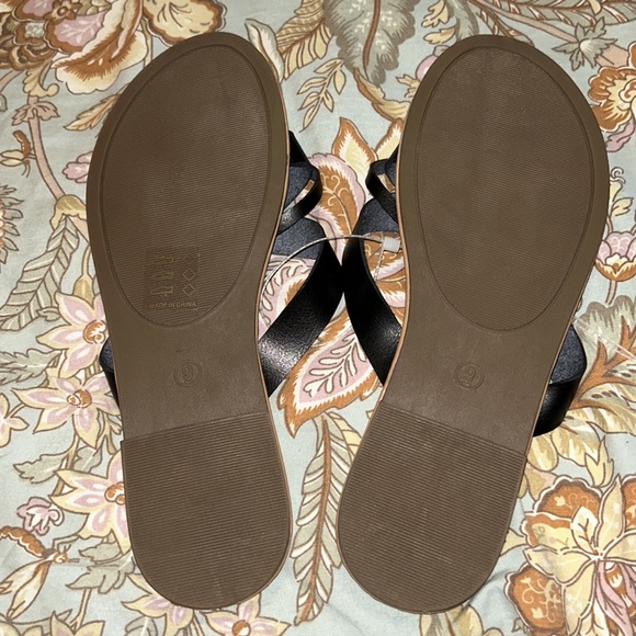 NWOT! Ladies Toe Shoes - Picture 3 of 5